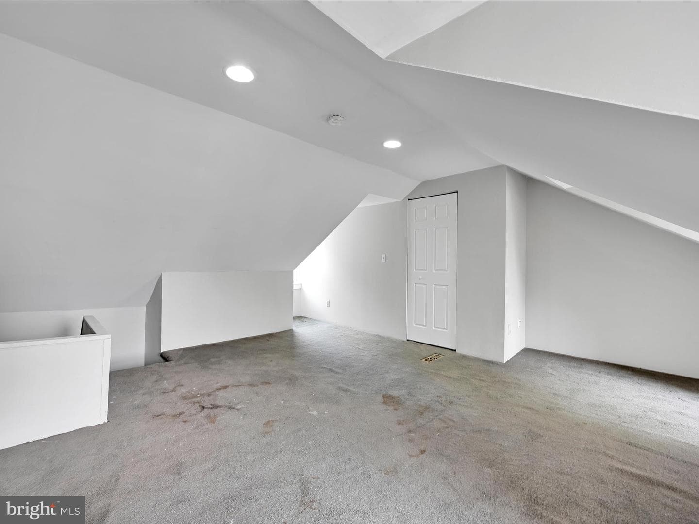 871 E Market Street photo 27