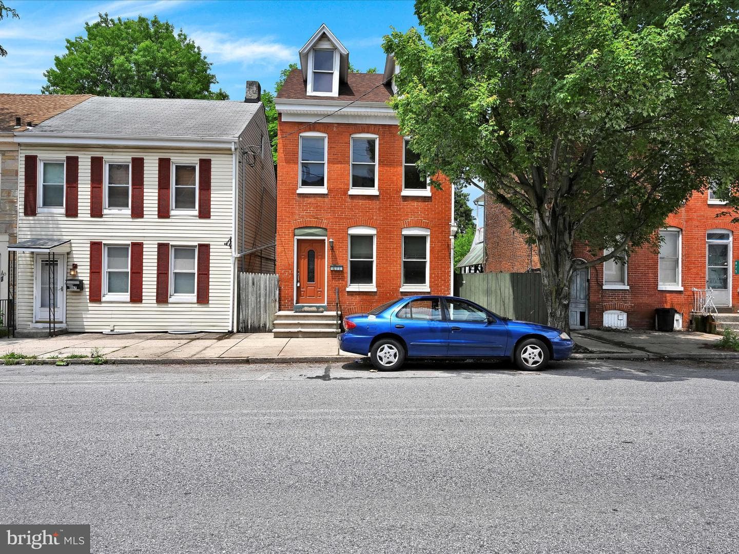 871 E Market Street photo 3