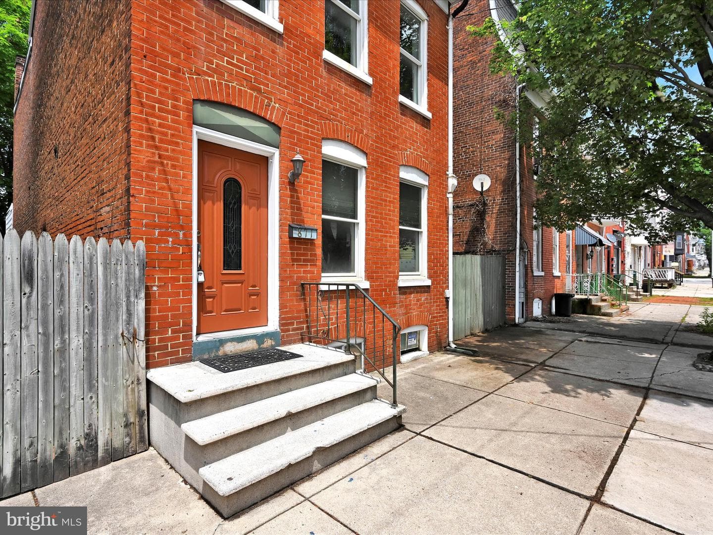871 E Market Street photo 5