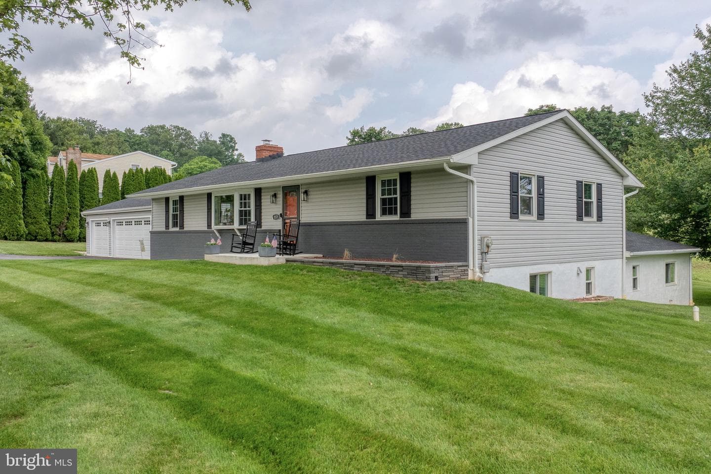 1571 Windy Hill Road photo 2