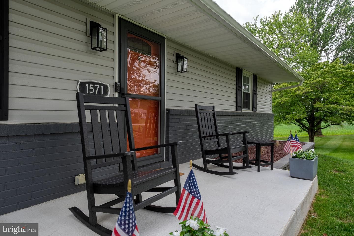 1571 Windy Hill Road photo 4