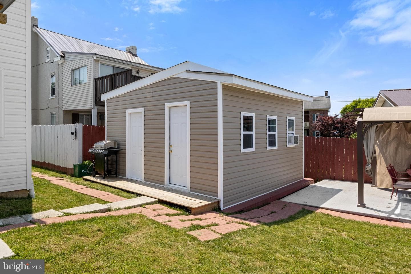 263b 3rd Street photo 33