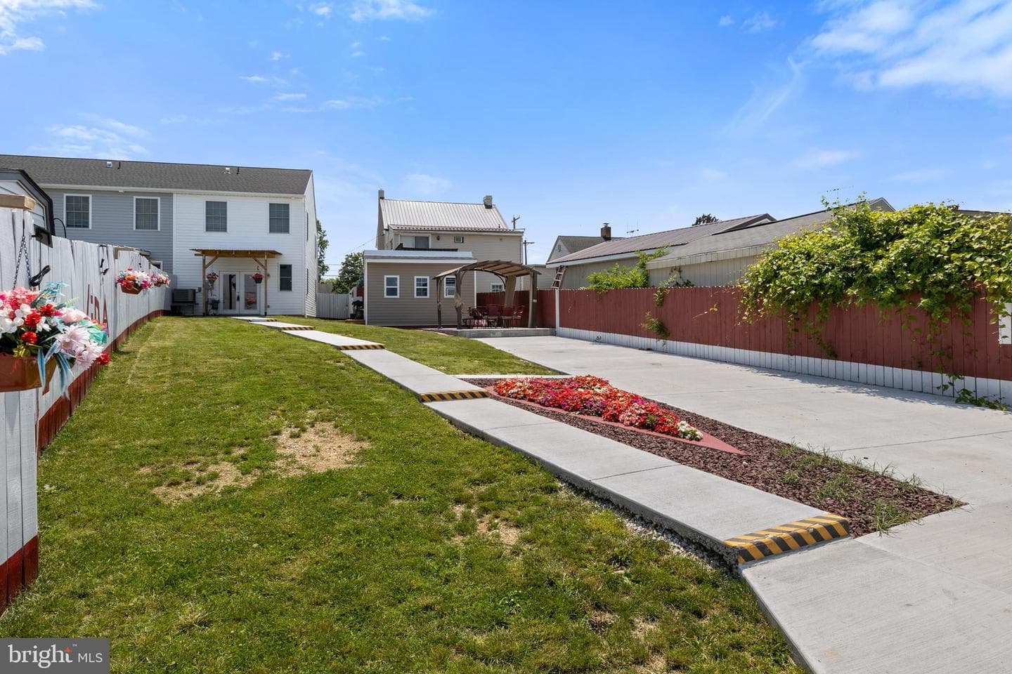 263b 3rd Street photo 41