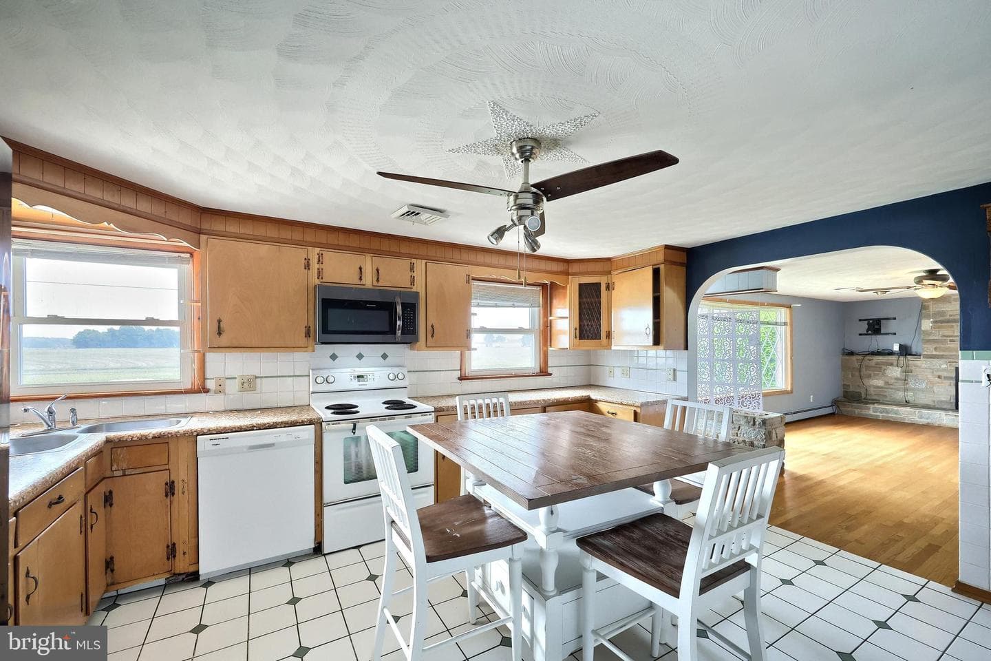 406 Campbell Road photo 23