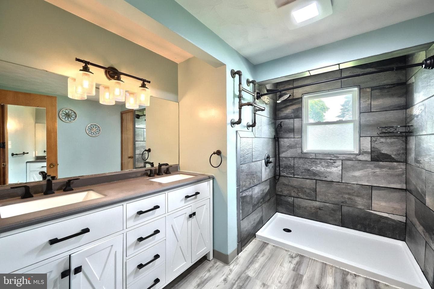 406 Campbell Road photo 26