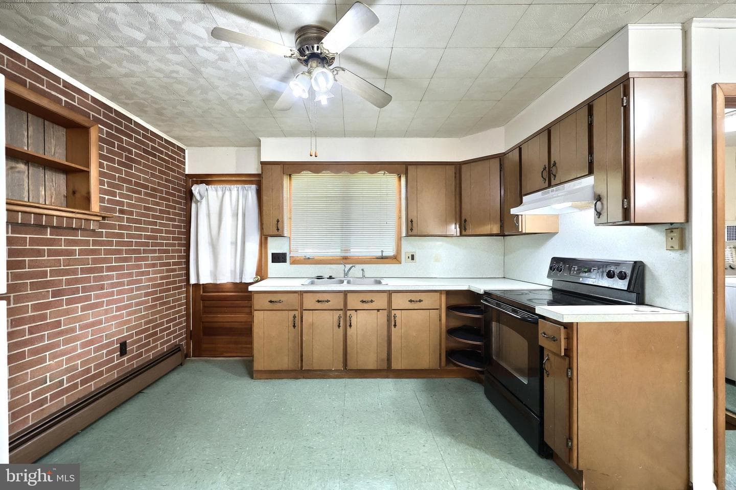 406 Campbell Road photo 32