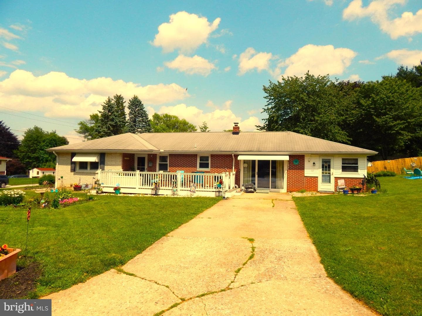 178 Nancy Avenue photo 2