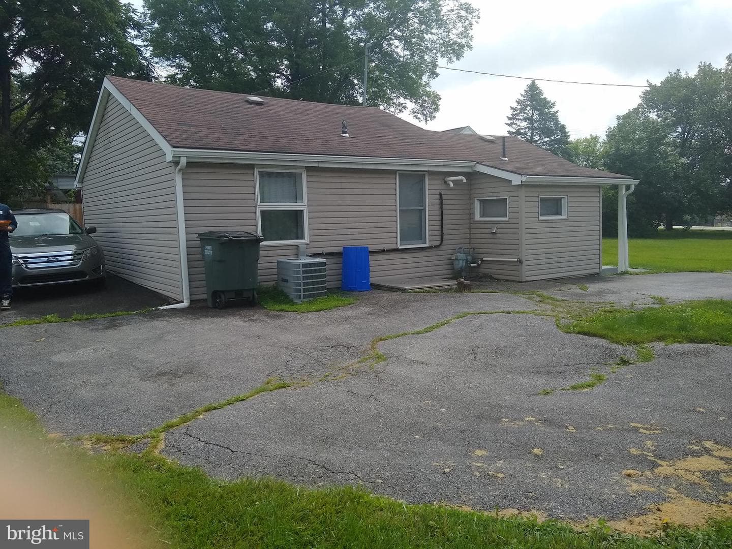 2894 Oakland Road photo 3