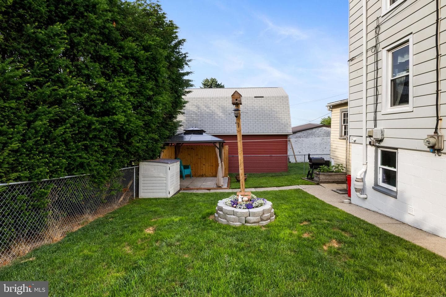 99 S Pine Street photo 32