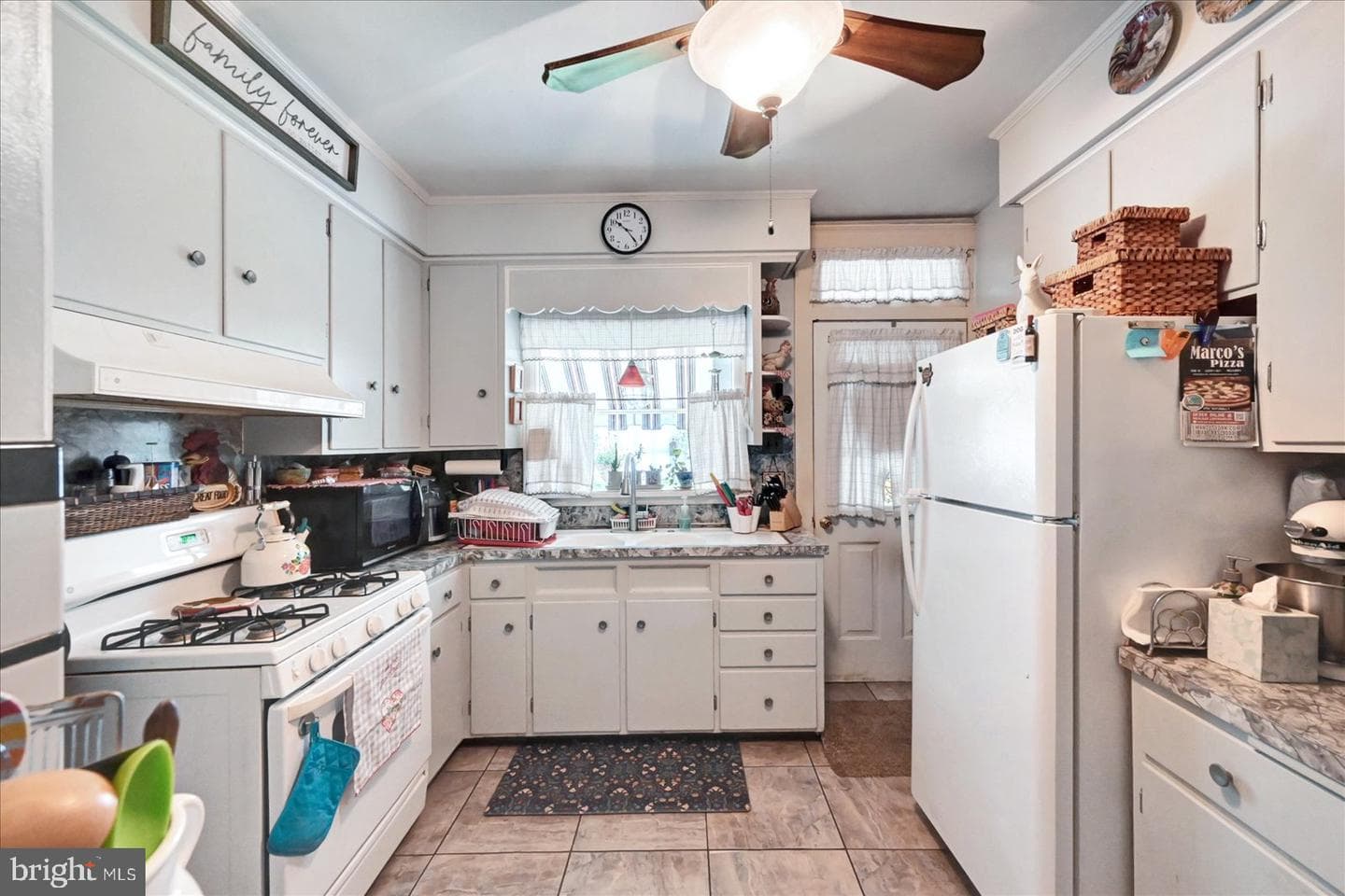 1350 W King Street photo 12