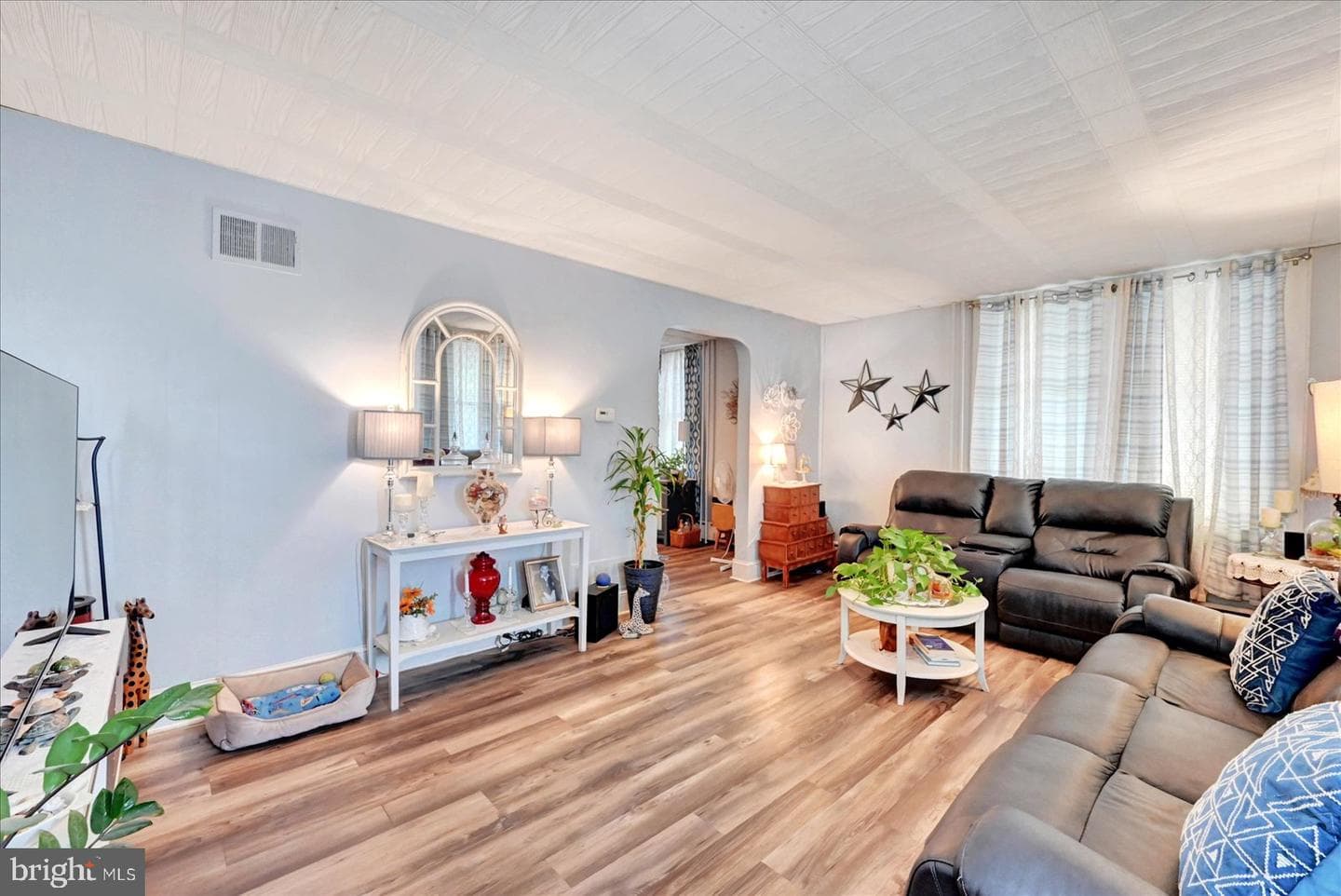 1350 W King Street photo 3