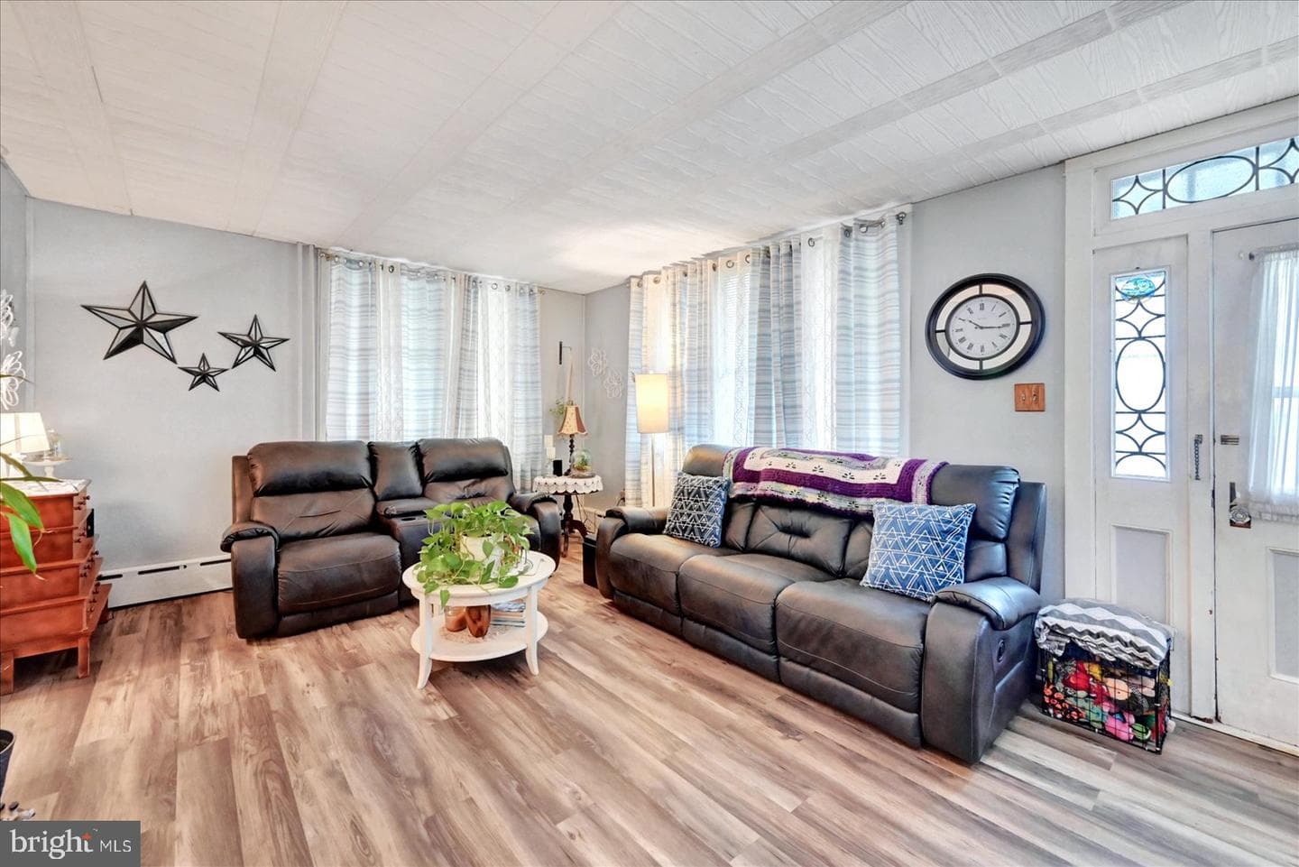 1350 W King Street photo 4