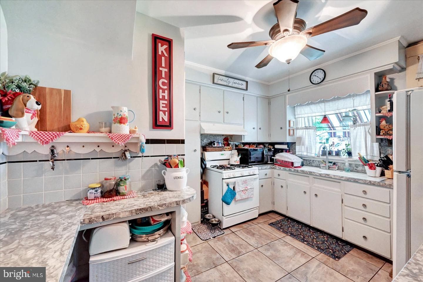 1350 W King Street photo 9