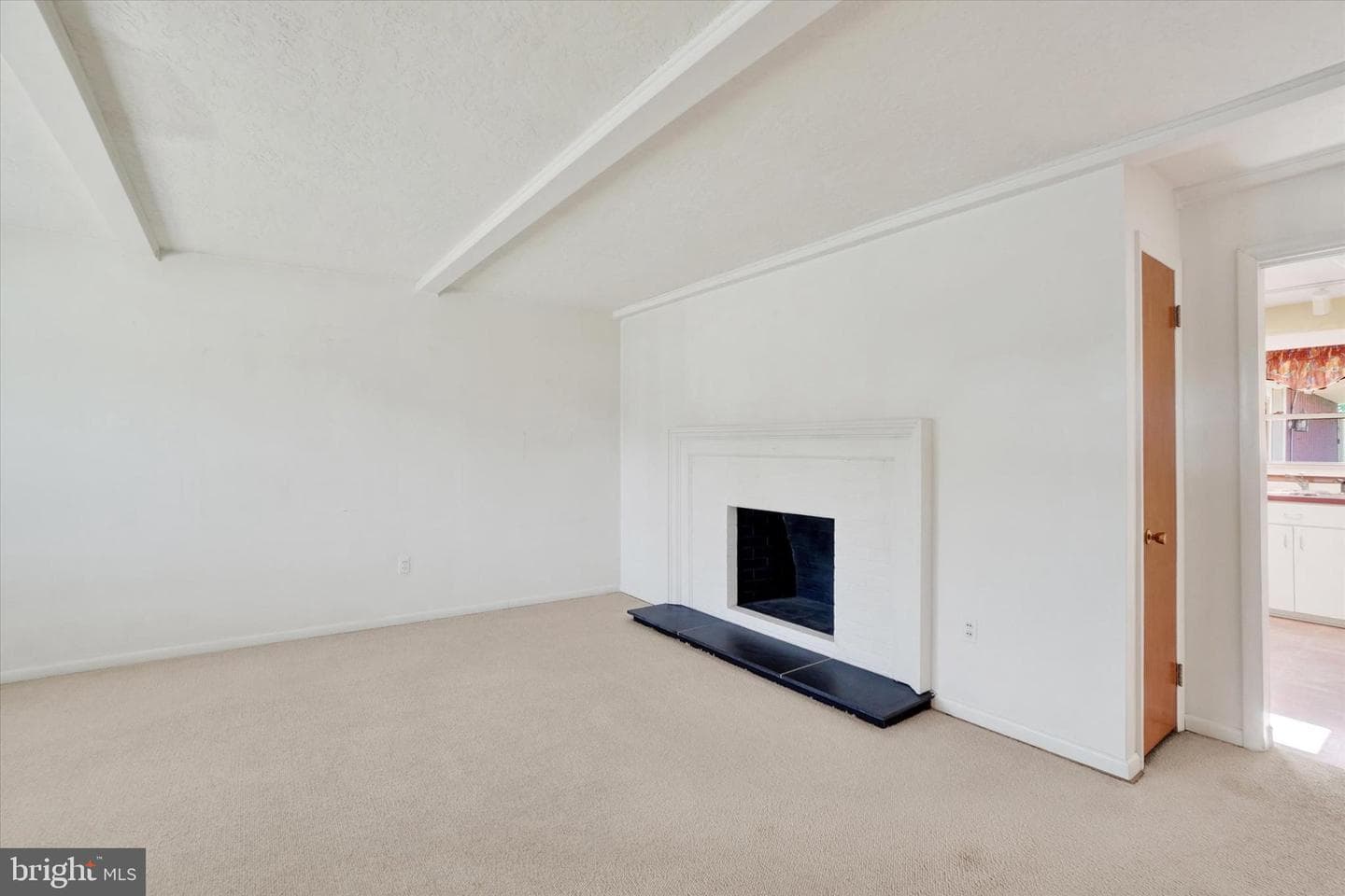 716 Hillcrest Road photo 2