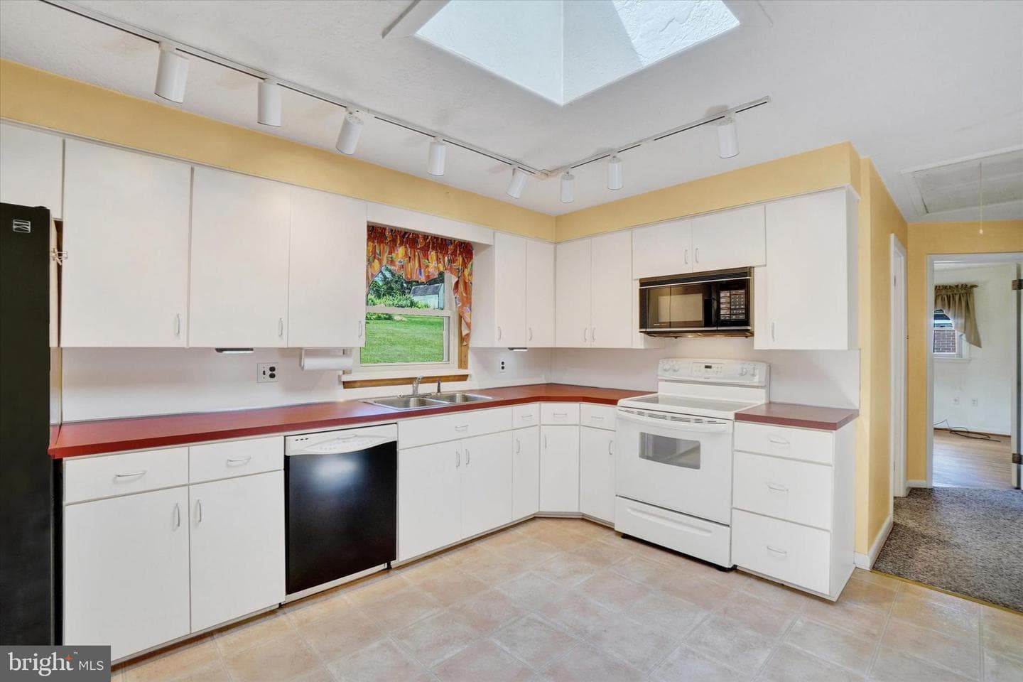 716 Hillcrest Road photo 6