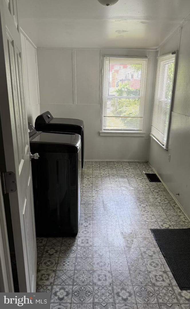 578 Salem Avenue photo 8