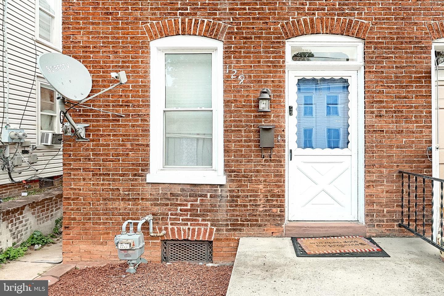 129 S Pleasant Street photo 4