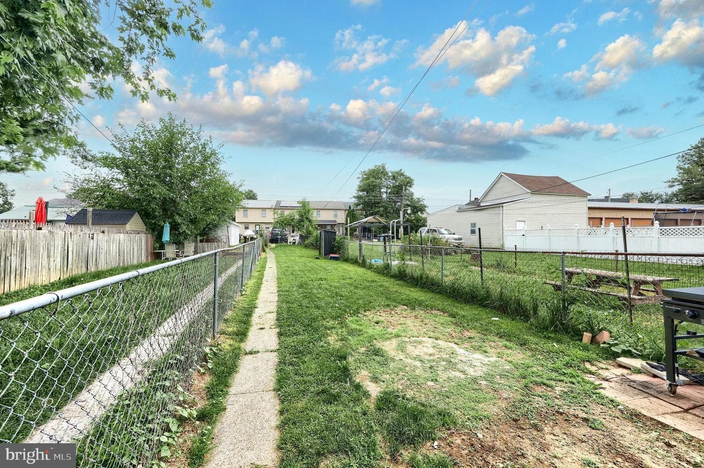 129 S Pleasant Street photo 5