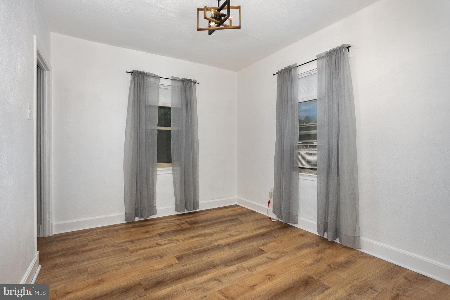 102 N Williams Street photo 10