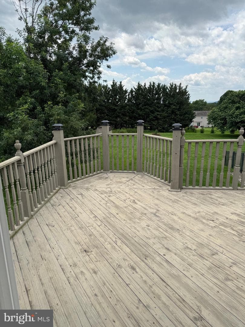 1872 Yingling Drive photo 11