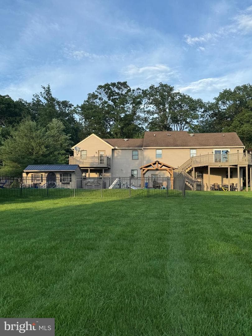 1872 Yingling Drive photo 2