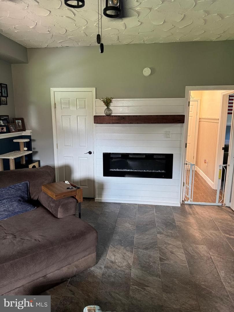 1872 Yingling Drive photo 29