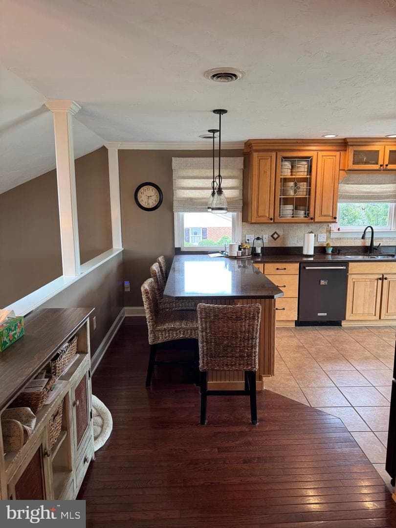 1872 Yingling Drive photo 7