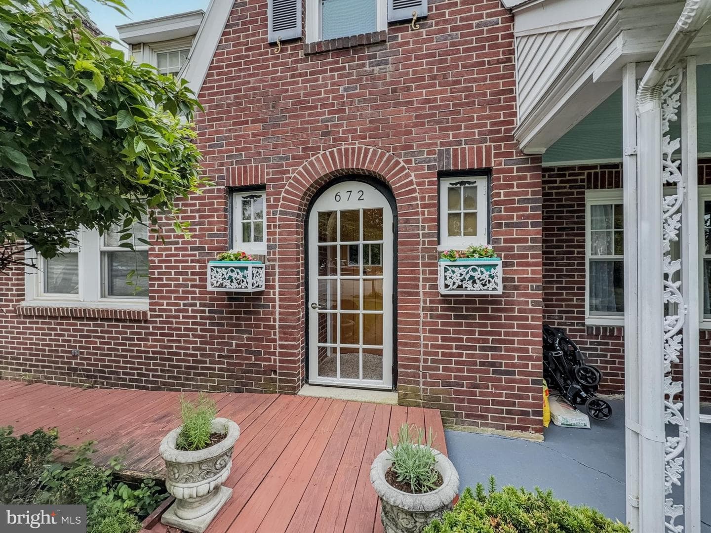 672 Florida Avenue photo 3