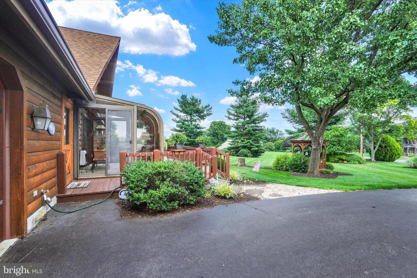 695 Freysville Road photo 11