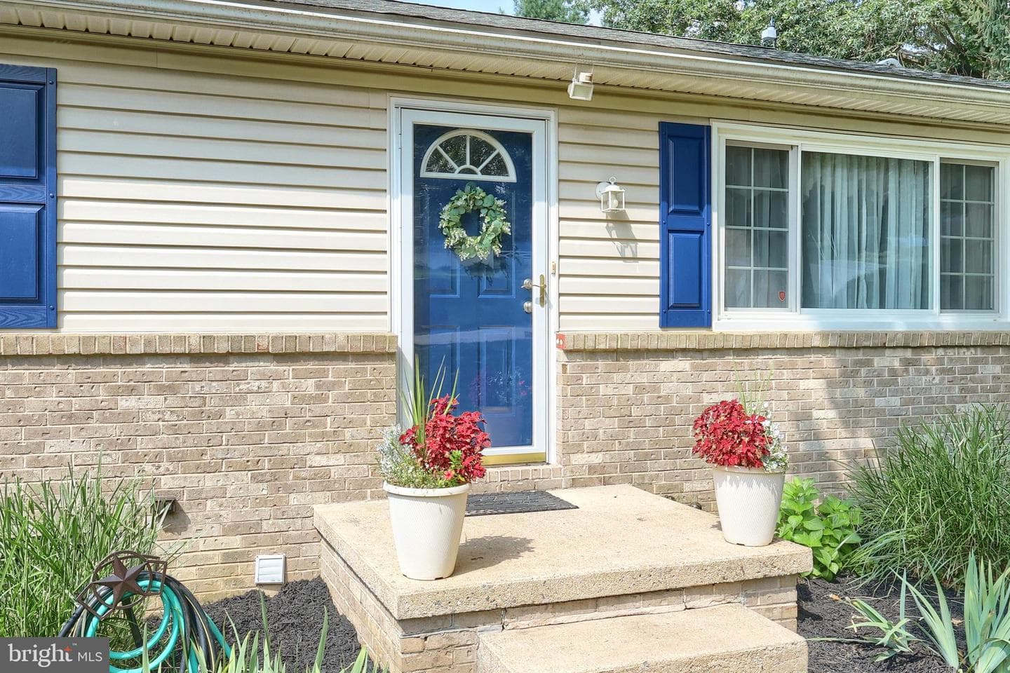 120 Susan Drive photo 2