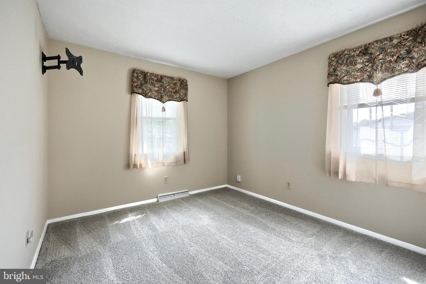 120 Susan Drive photo 23