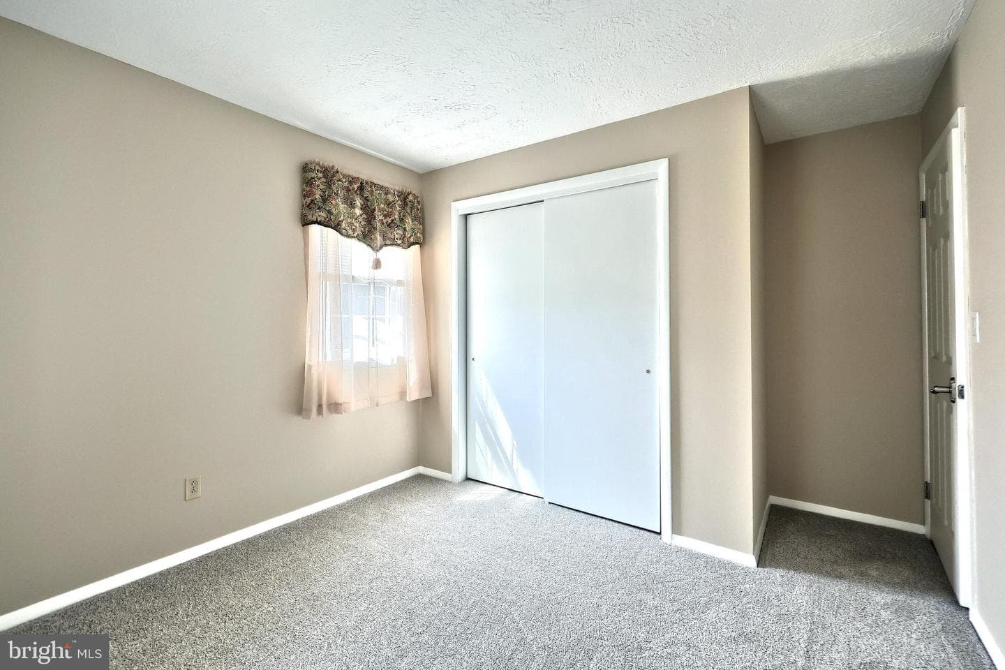 120 Susan Drive photo 24