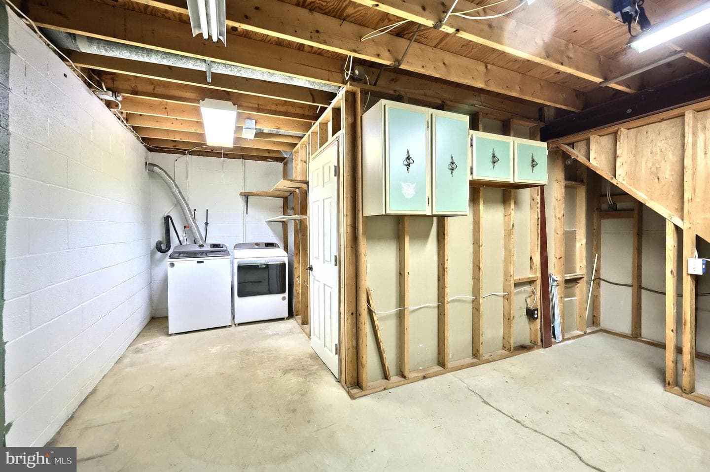 120 Susan Drive photo 31