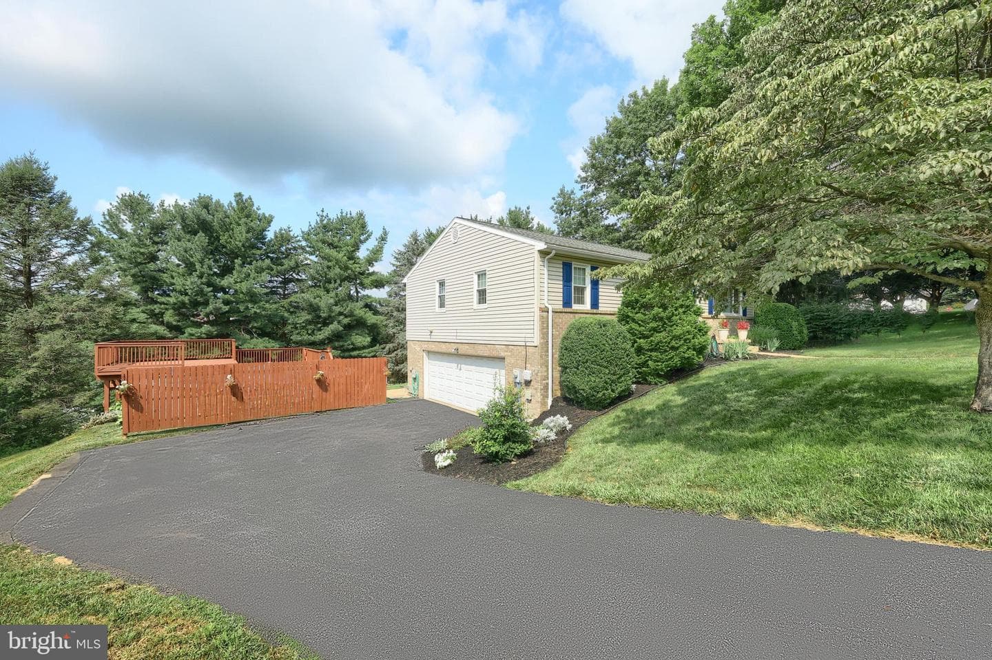 120 Susan Drive photo 4