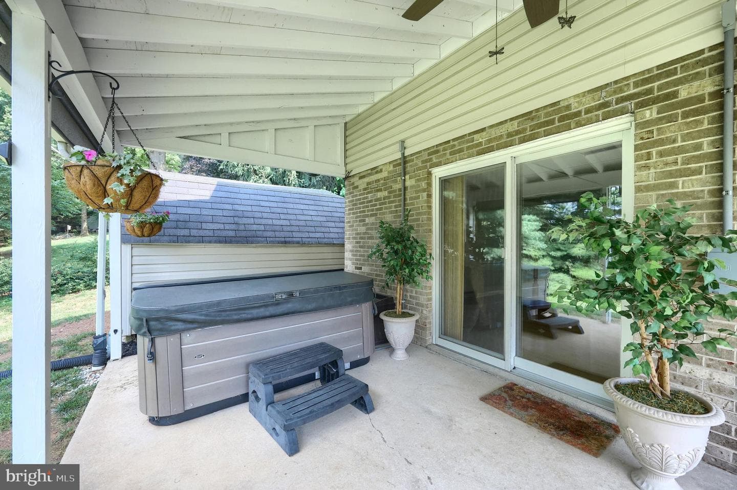 120 Susan Drive photo 9