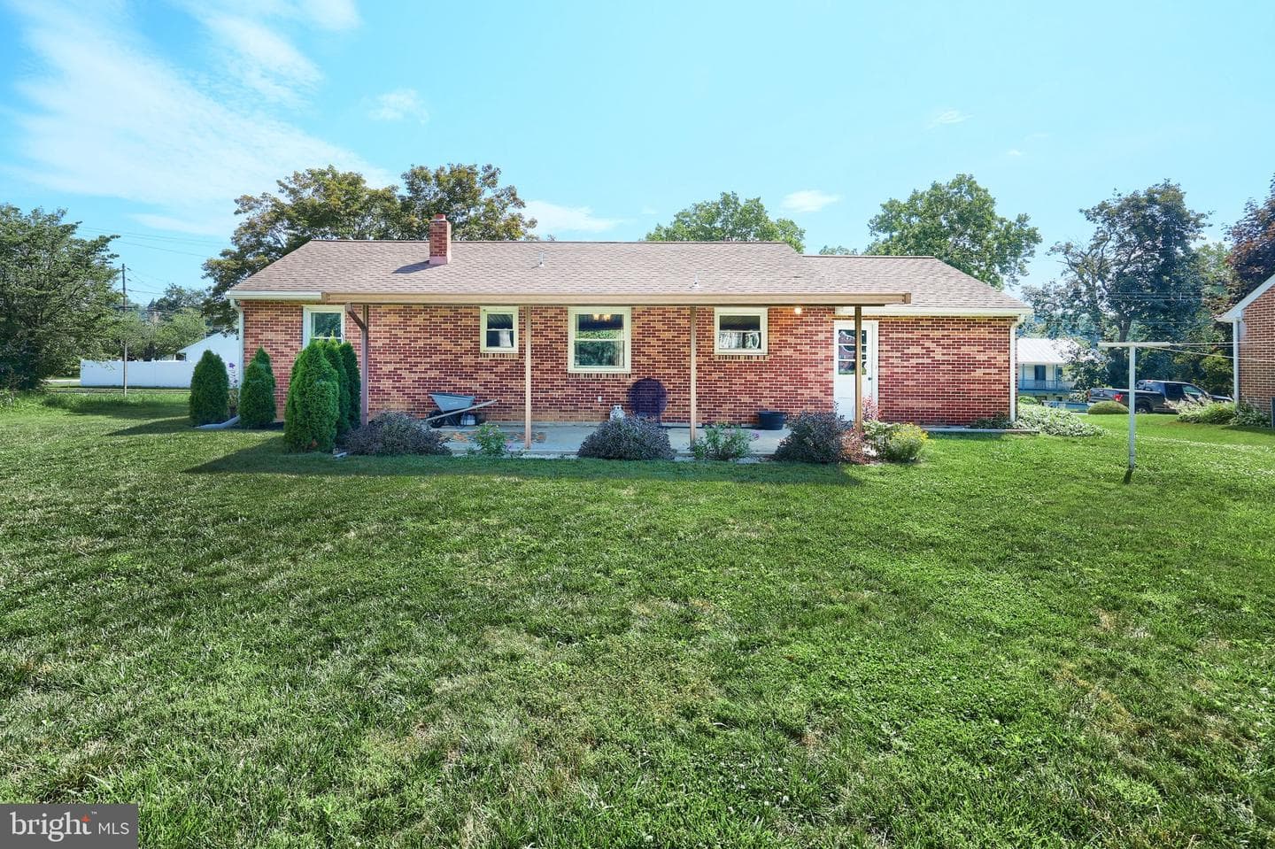 114 Emig Street photo 10