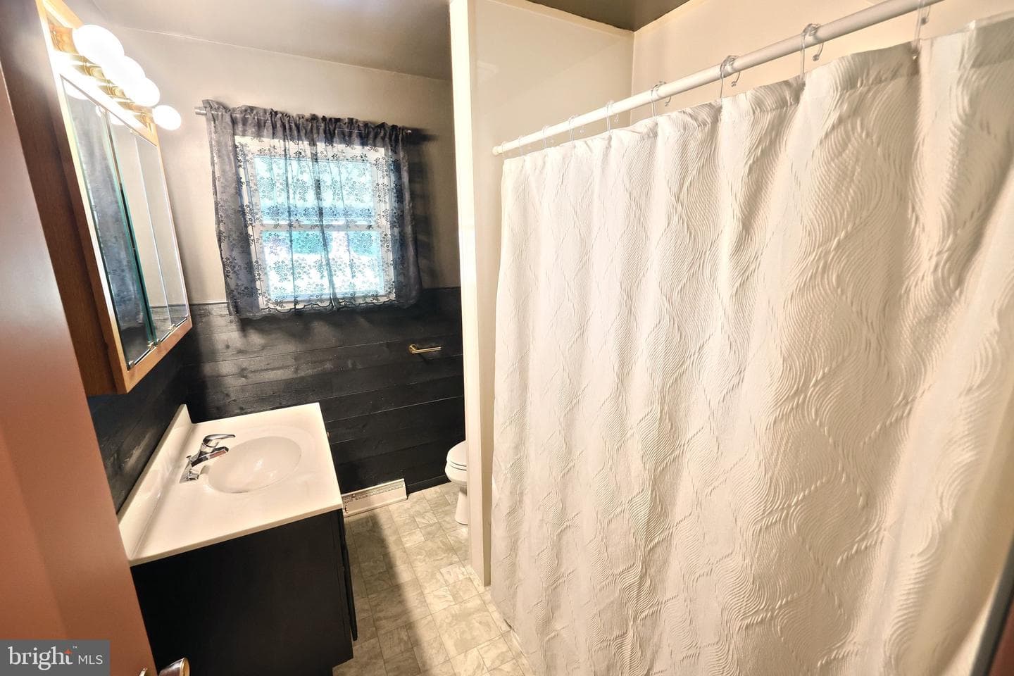 114 Emig Street photo 23