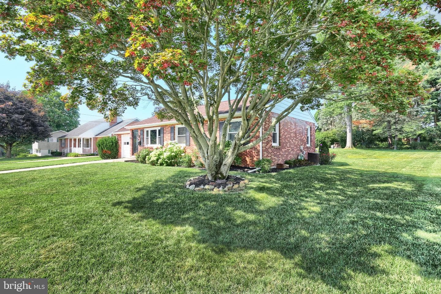 114 Emig Street photo 7