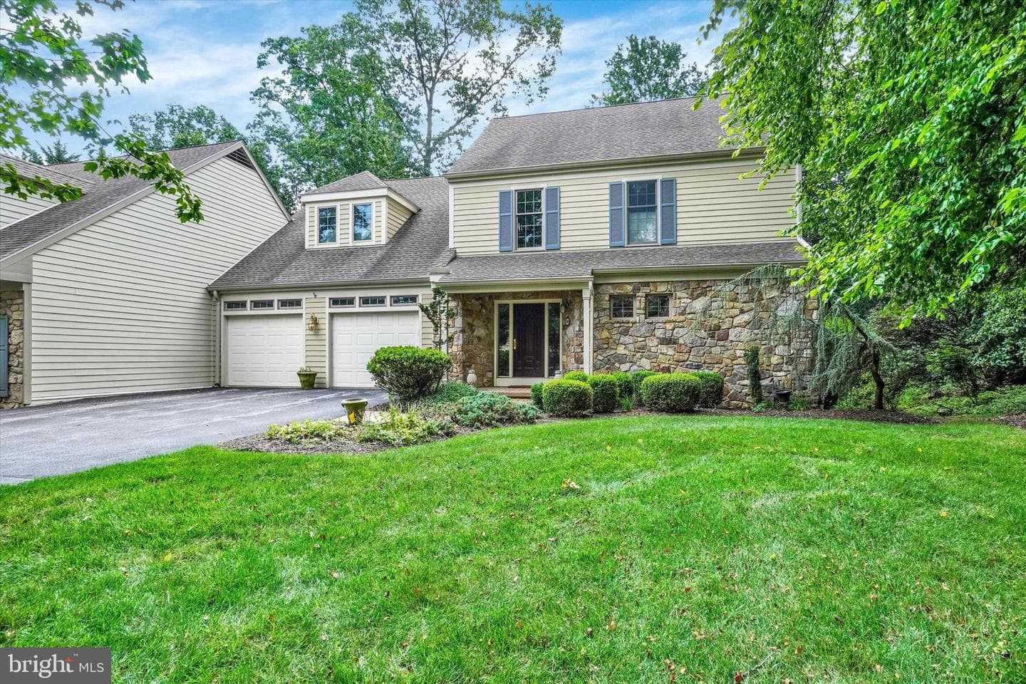 2086 Rosewood Lane photo 1