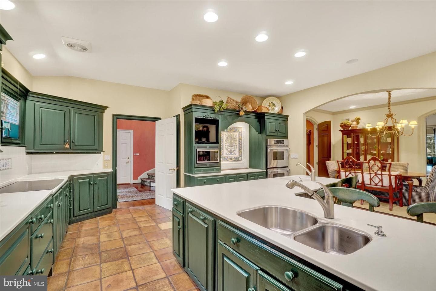 2086 Rosewood Lane photo 10