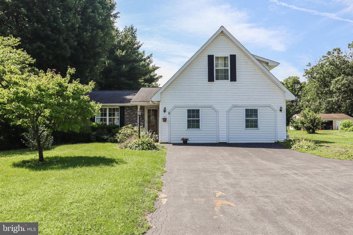 322 Valley Road photo 2