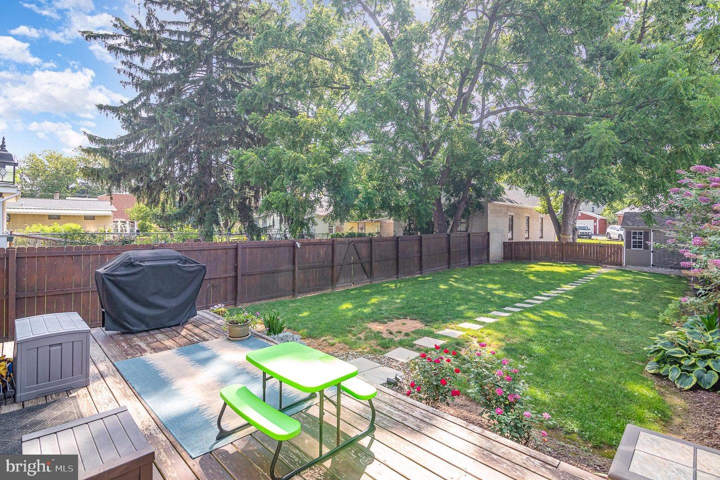227 W Chestnut Street photo 23
