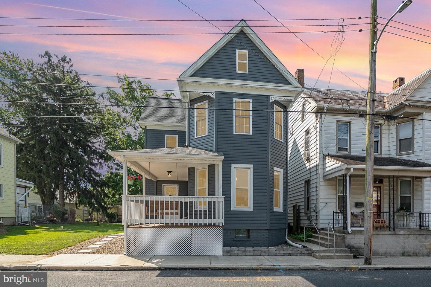 227 W Chestnut Street photo 30