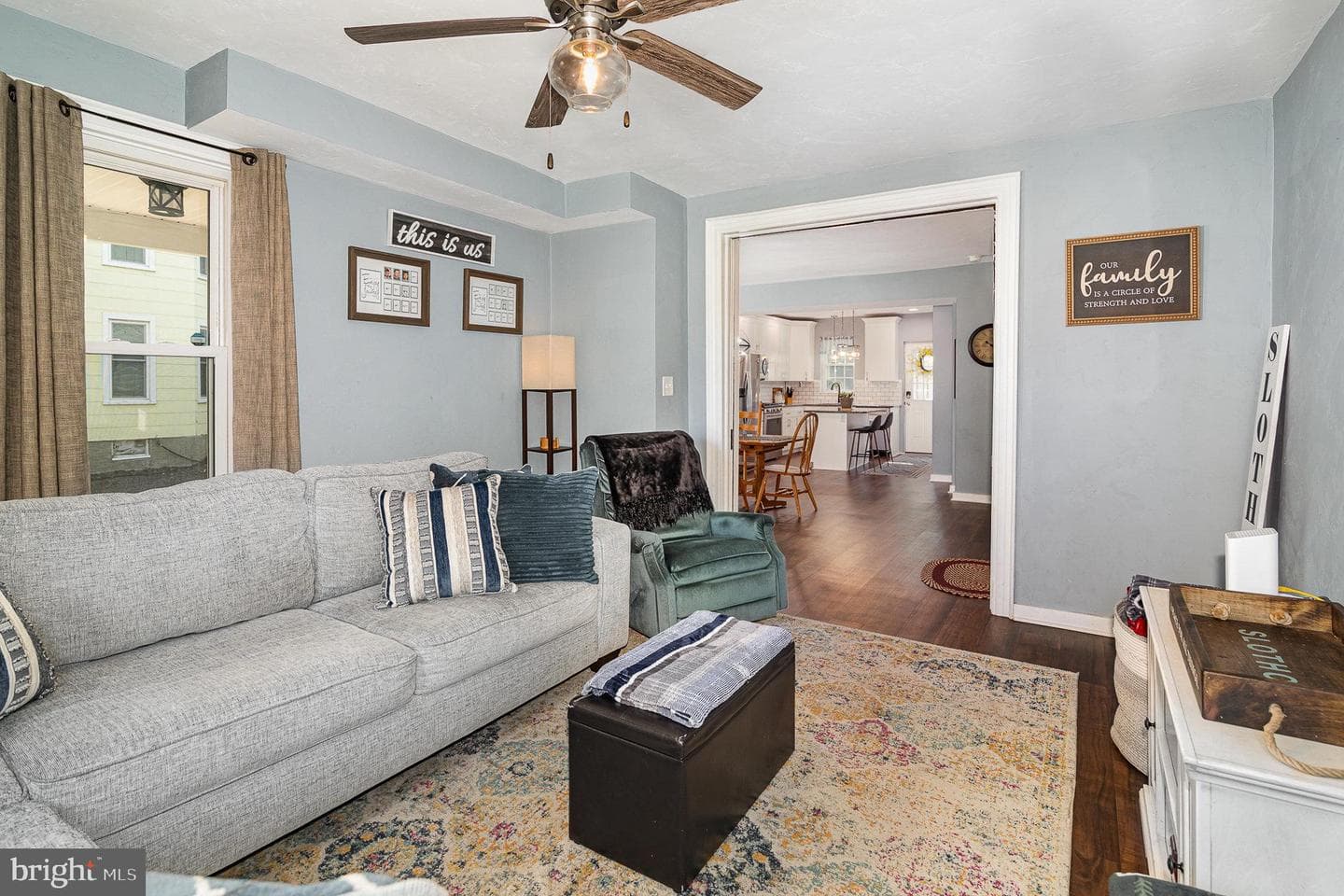 227 W Chestnut Street photo 6