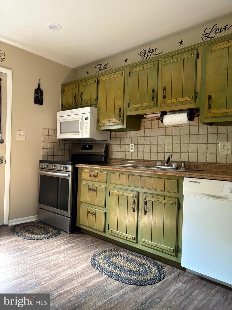 3115 Equinox Road photo 4