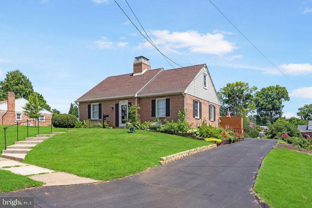 401 N Forrest Street photo 2