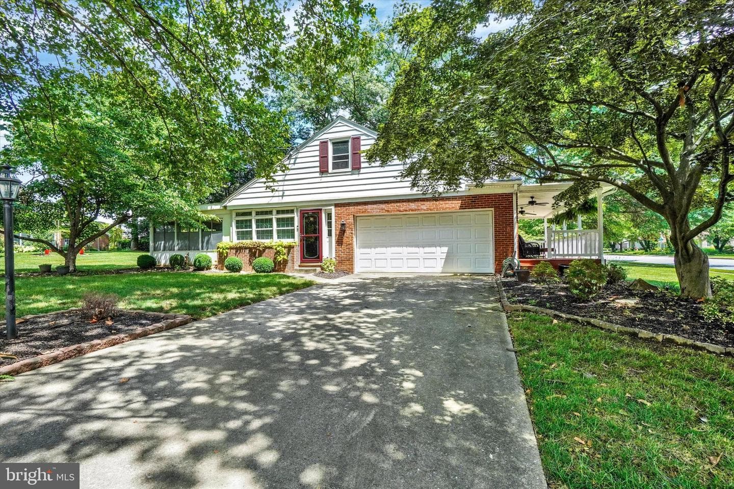 2213 Eastern Boulevard photo 3