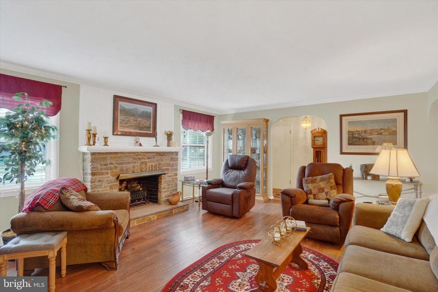 2213 Eastern Boulevard photo 7