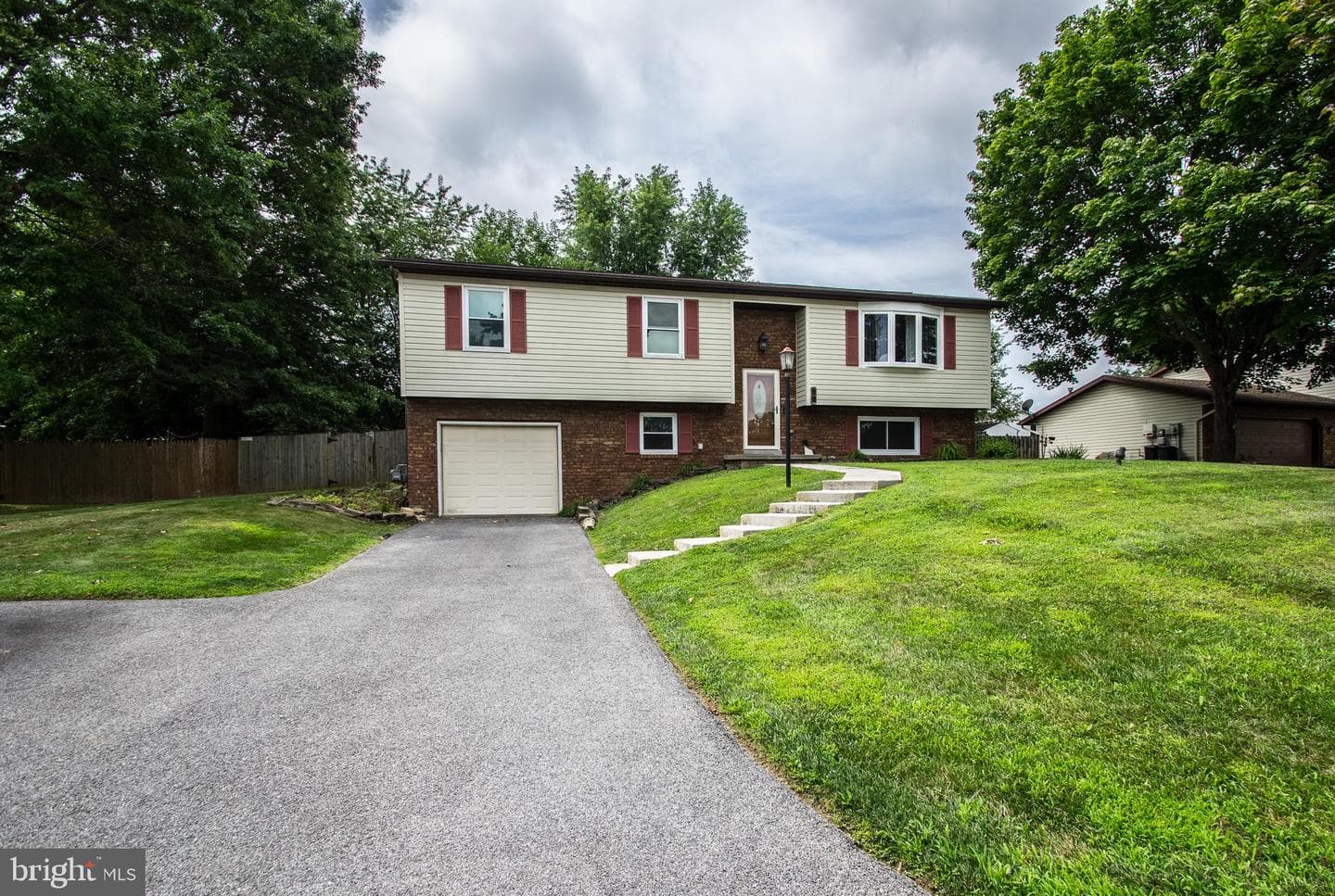 51 Allen Drive photo 2