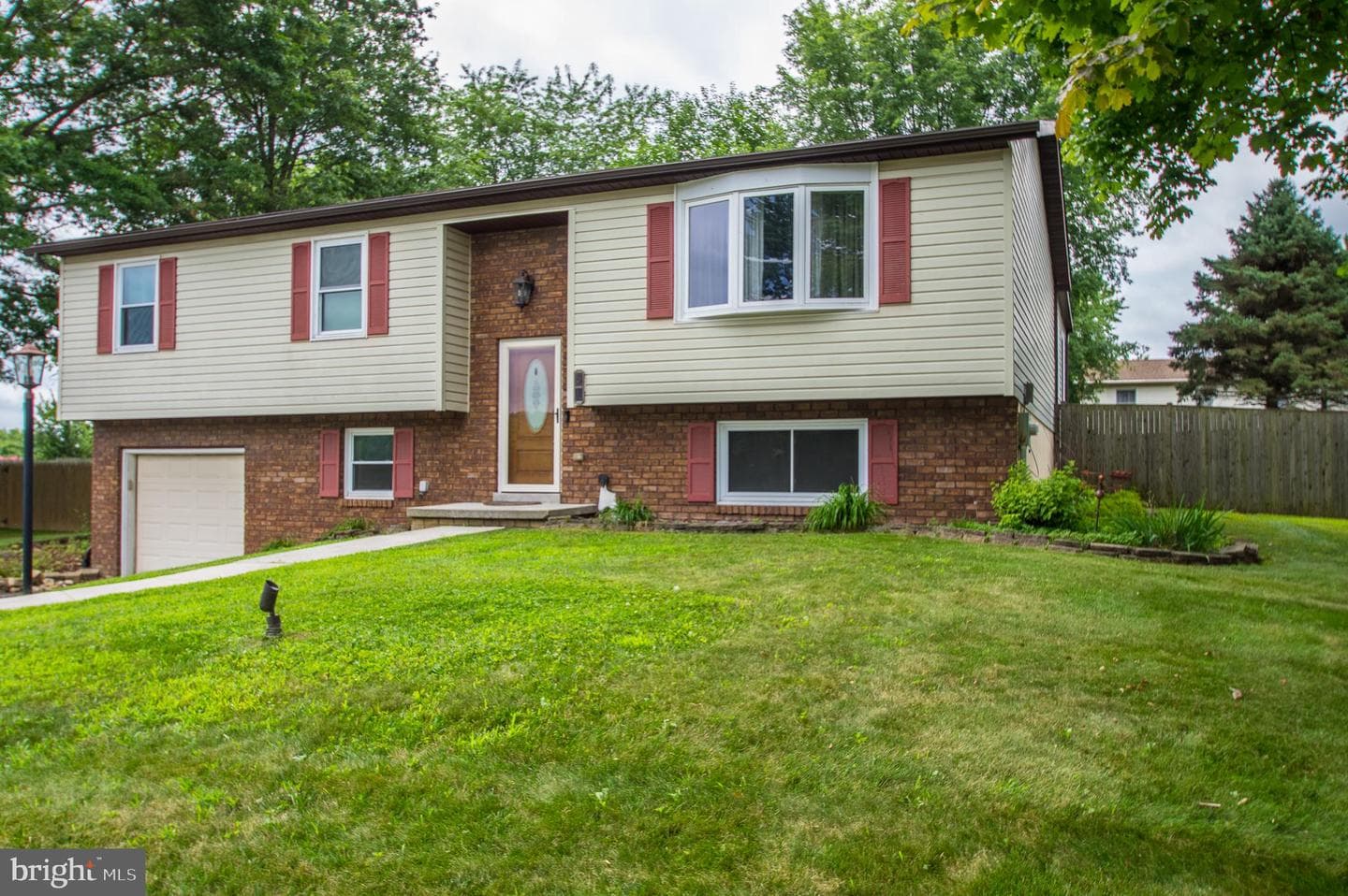 51 Allen Drive photo 3